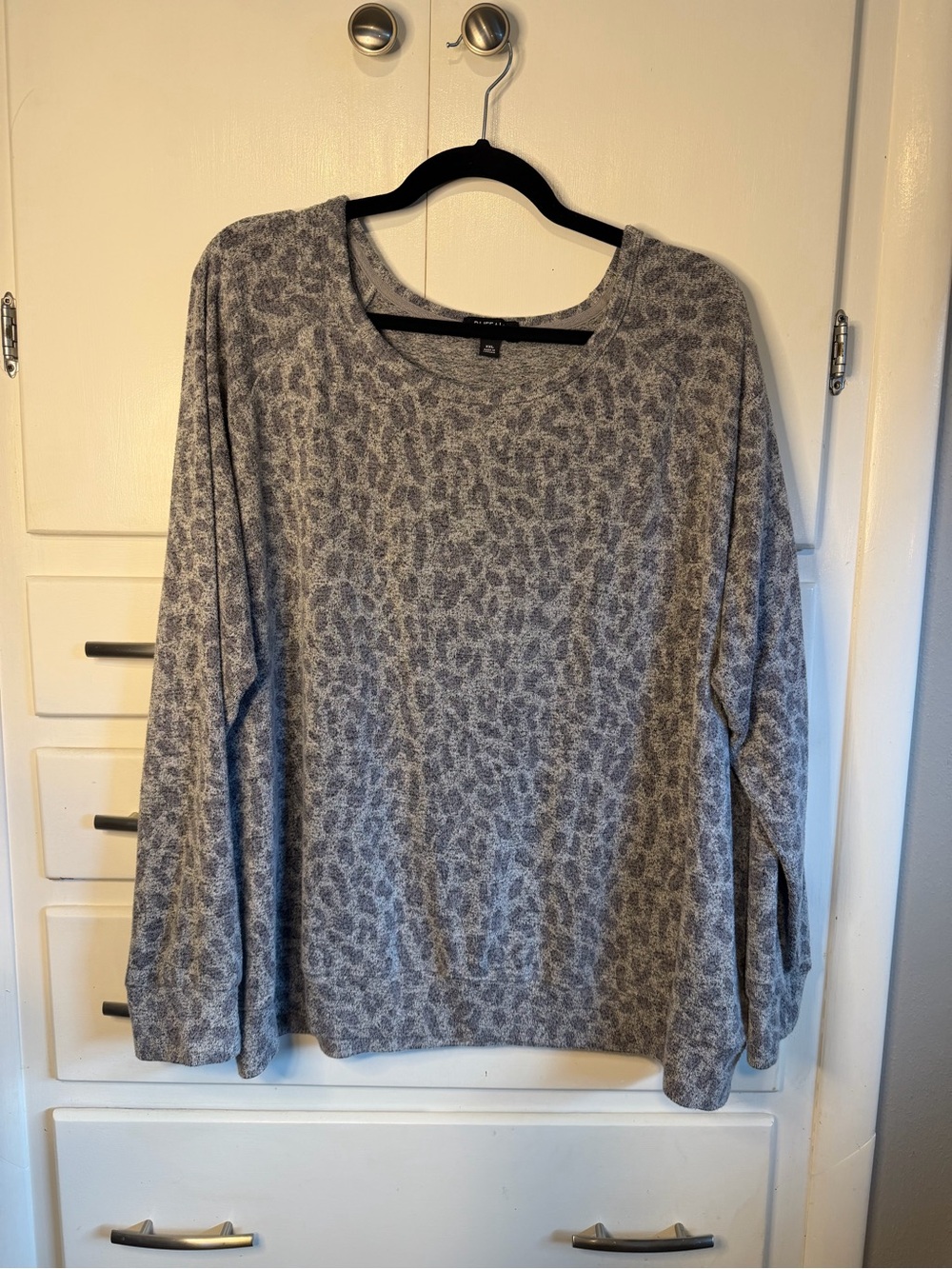 Buffalo David Bitton XXL Gray Animal Print Soft Knit Top
